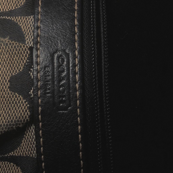 Coach Pouch - Picture 4 of 4